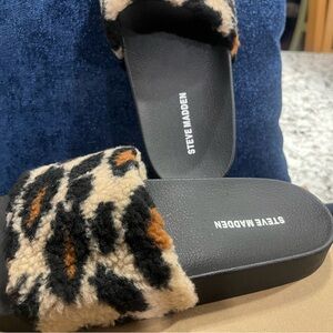 Brand new softey fur fuzzy slide women size 9